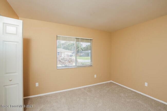 Building Photo - 912 Gatewood Ct NE