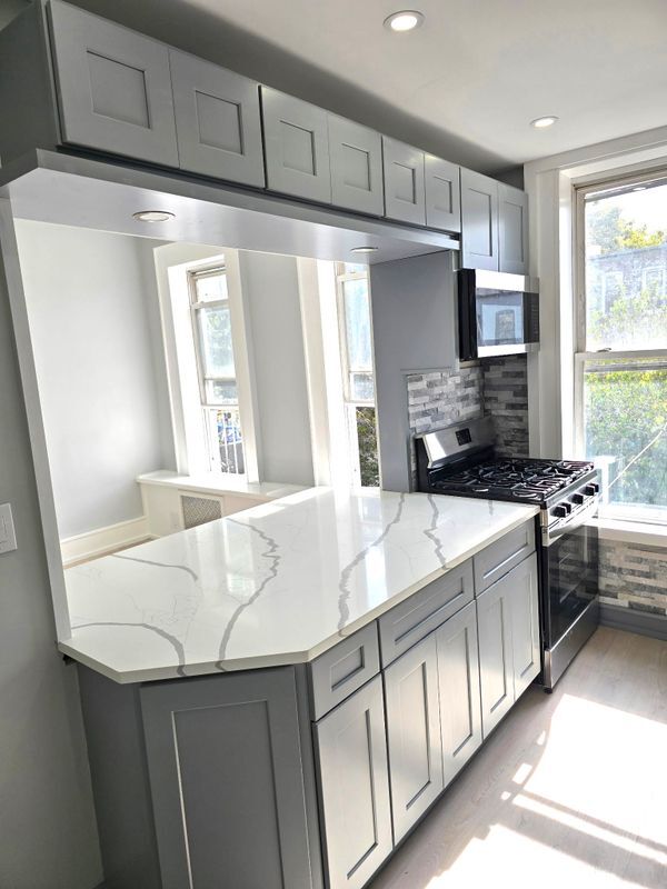 Building Photo - 540 46th St