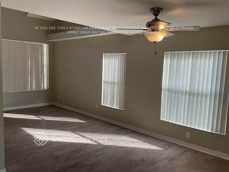 Building Photo - 1215 Lake Shore Ranch Dr