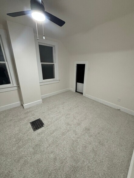 Building Photo - 504 N 16th St