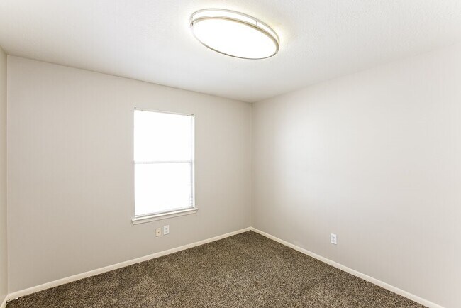 Building Photo - 19530 Billineys Park Dr