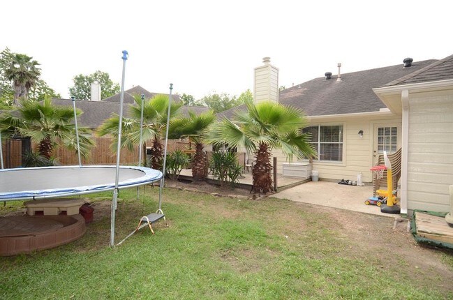 Building Photo - 6207 Highland Branch Dr