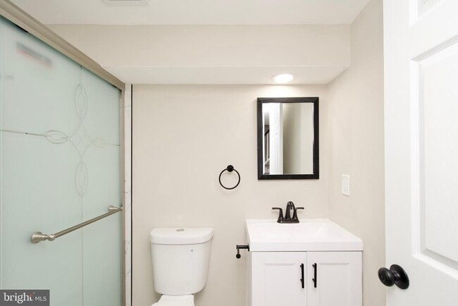 Building Photo - 2208 Mt Royal Terrace