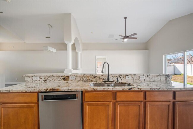 Building Photo - 4655 Doral Park Ave