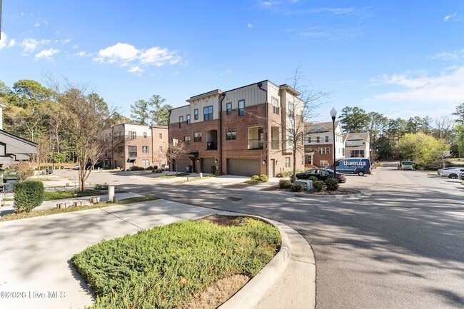 Building Photo - 12 Brownstone Ln