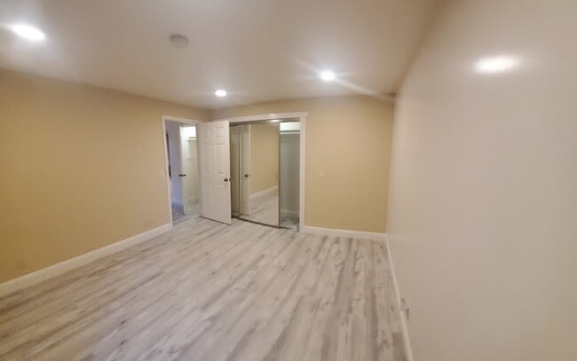 Building Photo - 611 Santa Clara Ave, Apt B