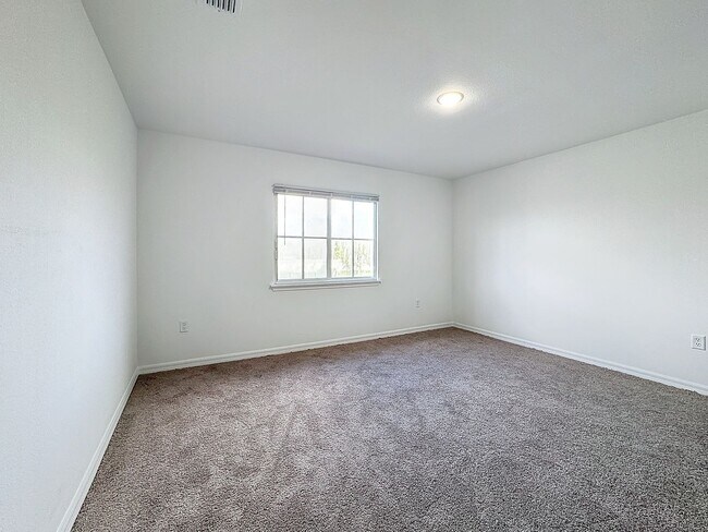 Building Photo - Townhouse For Lease in Saint Cloud