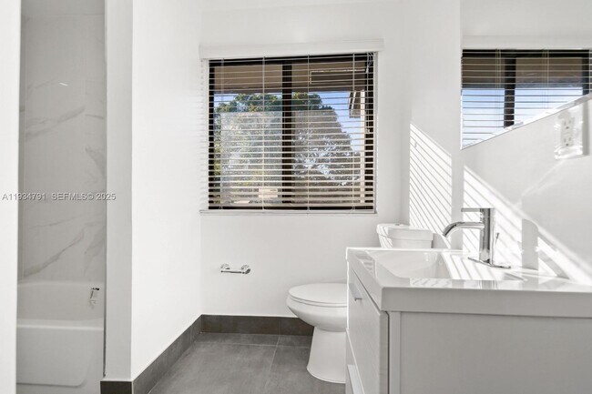 Building Photo - 4311 NW 115th Ave