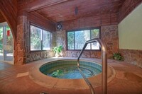 Building Photo - FURNISHED OFF-SEASON MONTHLY RENTAL - AVAI...