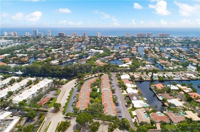 Building Photo - 6223 Bay Club Dr