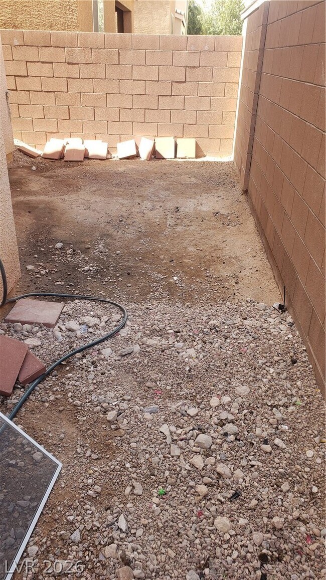 Building Photo - 7510 Perla Del Mar Ave
