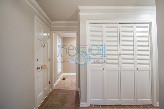 Building Photo - Check out the UPGRADES! Wow!