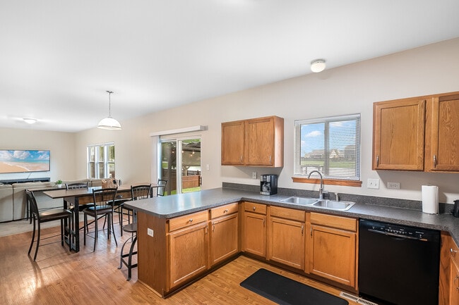 Building Photo - 1303 River Haven Trail