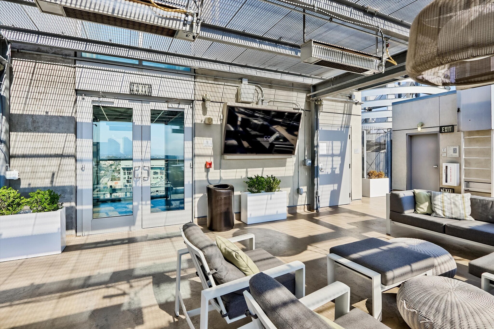 Complex rooftop - 321 10th