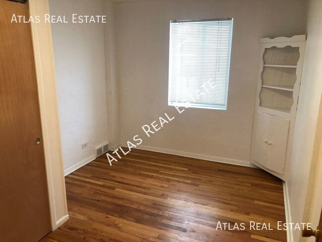 Building Photo - 1001 19th St