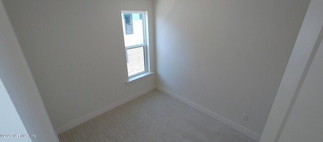 Building Photo - 1614 Bridgeton Dr