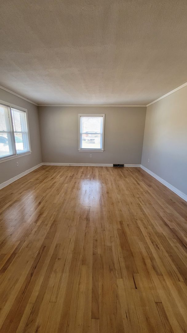 Building Photo - 206 Columbia Ave