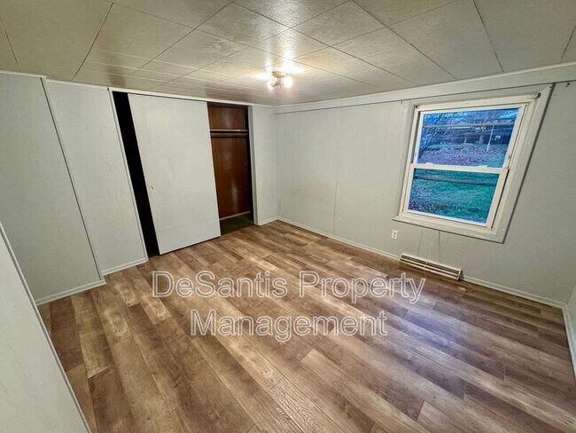 Building Photo - 474 Spang Ave