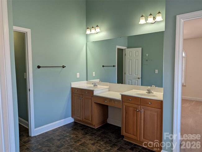 Building Photo - 217 Montibello Dr