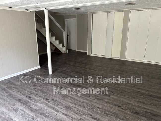 Building Photo - 9211 E 50th Terrace