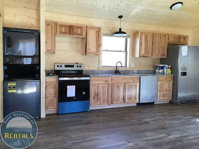 Building Photo - Beautiful 1bd Cabin In Trade, Tennessee