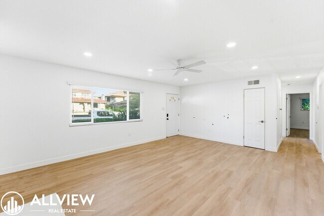 Building Photo - 16781 Bardon Ln