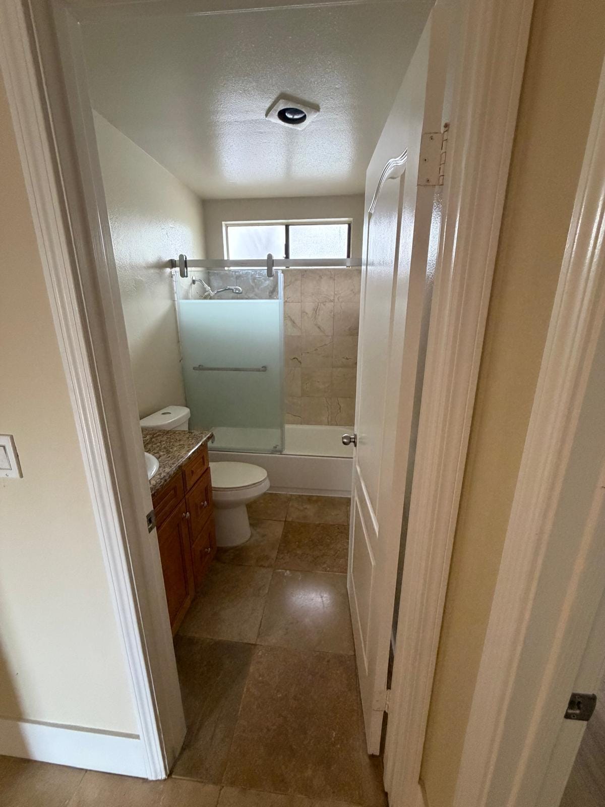 Building Photo - 1760 Temple Ave