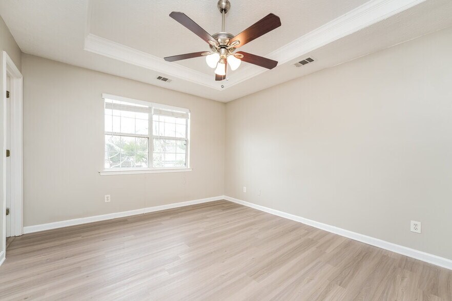 Building Photo - 5055 Towne Park Dr
