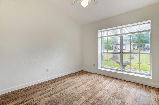 Building Photo - 16304 Kicking Bird Dr