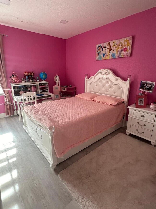 Building Photo - 1607 SW 157th Ave