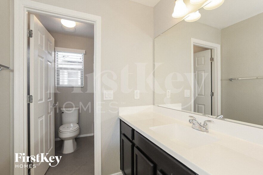 Building Photo - 12034 W Briles Rd