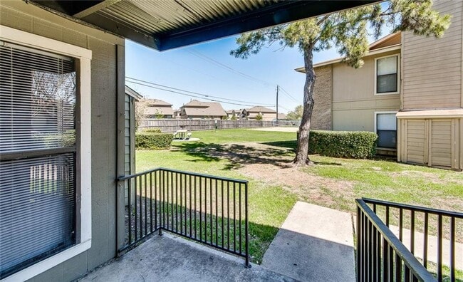 Building Photo - 10616 Mellow Meadow Dr