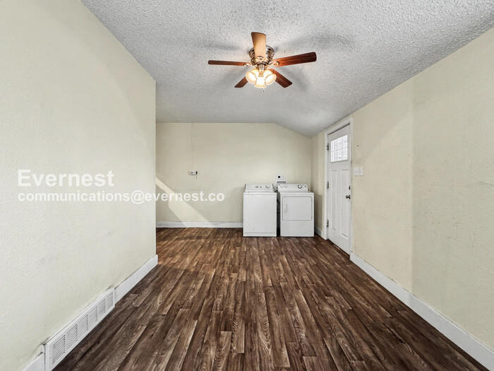 Building Photo - 247 S Hazel Ct