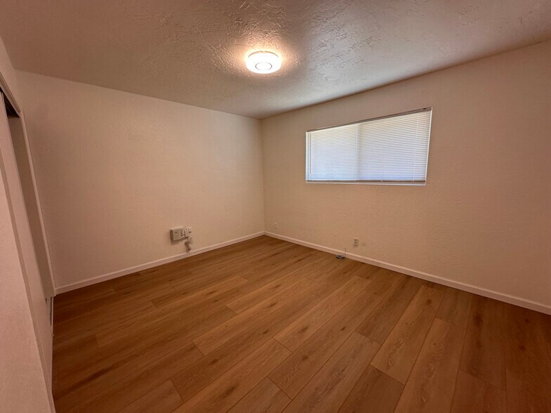 Building Photo - 16260 Orange St