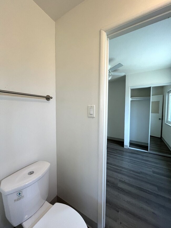 Building Photo - 12728 Linnell Ave