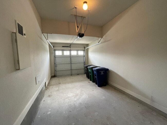 Building Photo - 6423 Melanzane Ave