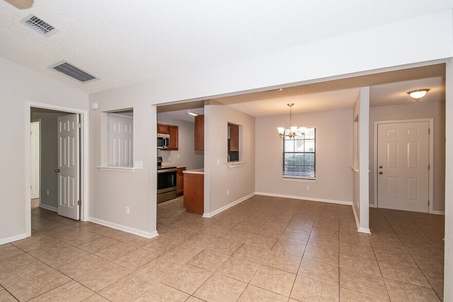 Building Photo - 10827 Carrington Ct