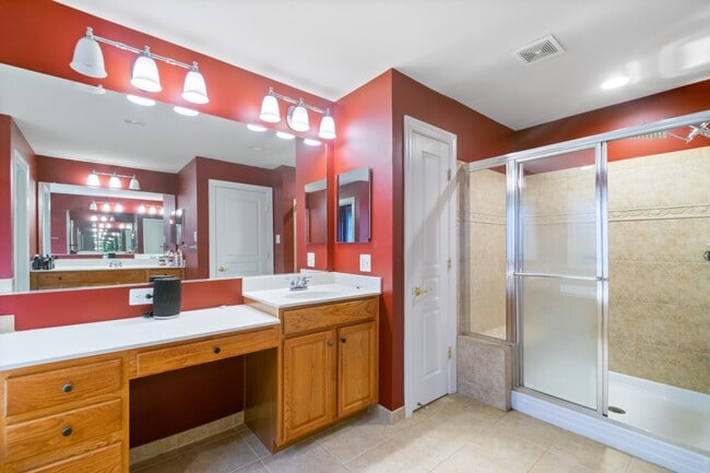 Building Photo - 5105 Bright Owl Rd