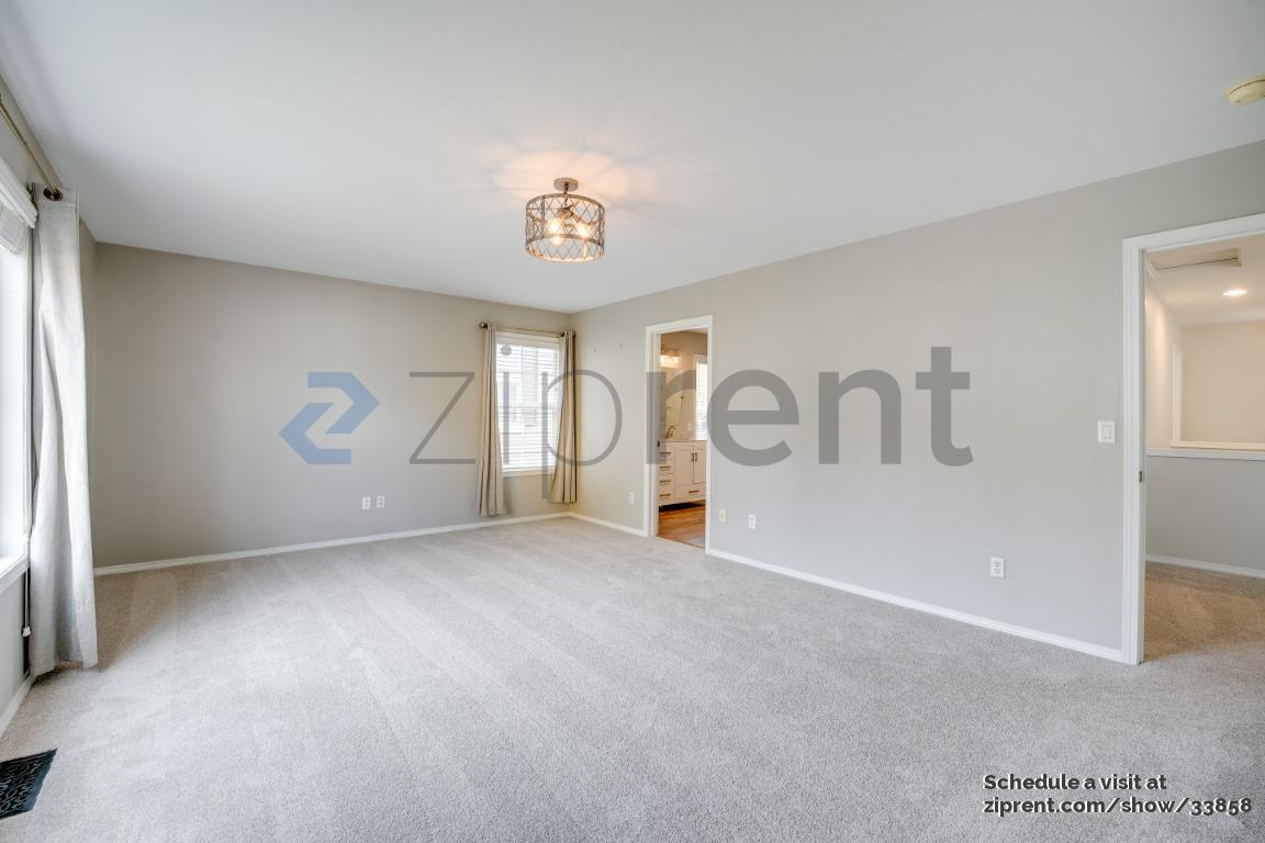 Building Photo - Unit