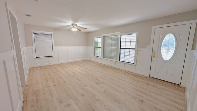 Building Photo - 101 W Flynn Ave