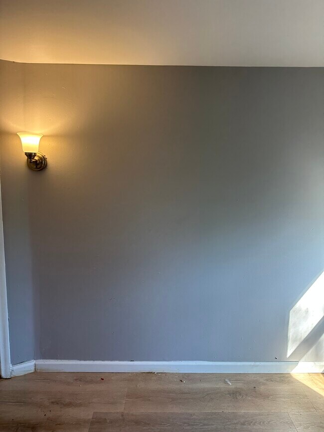 Building Photo - 89 Sargeant St