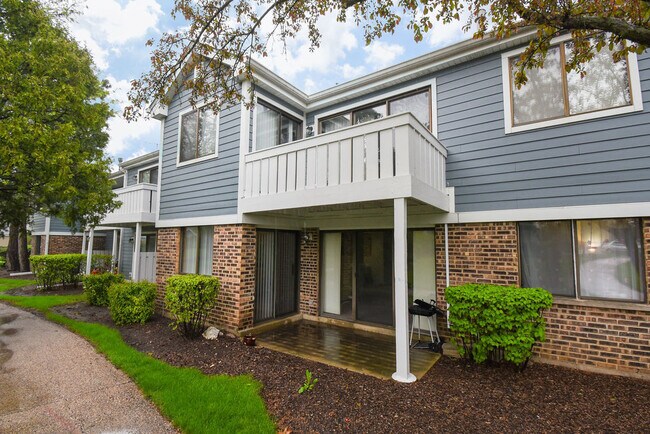 Building Photo - 274 Elmwood Ln