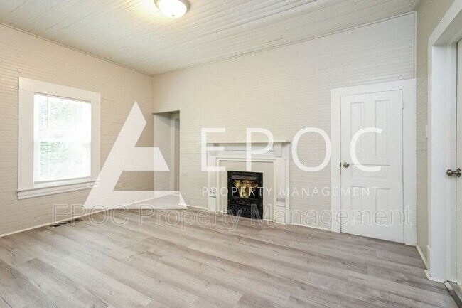 Building Photo - 1504 Cloverdale St