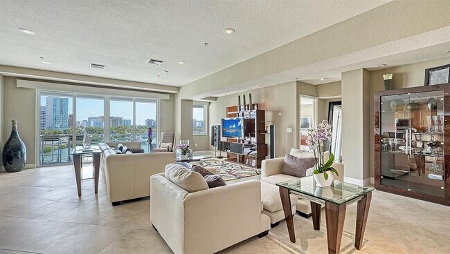 Building Photo - 650 Golden Gate Point