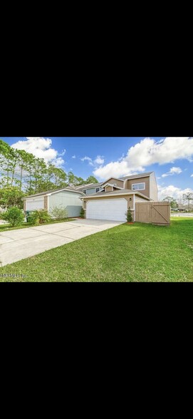 Front - 10961 Peppermill Ln