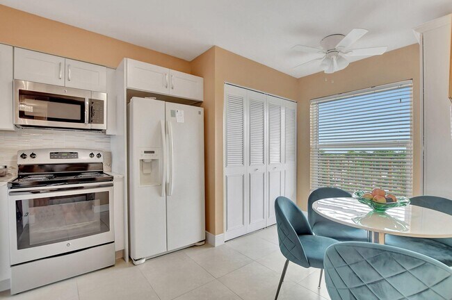 Building Photo - 14527 Bonaire Dr