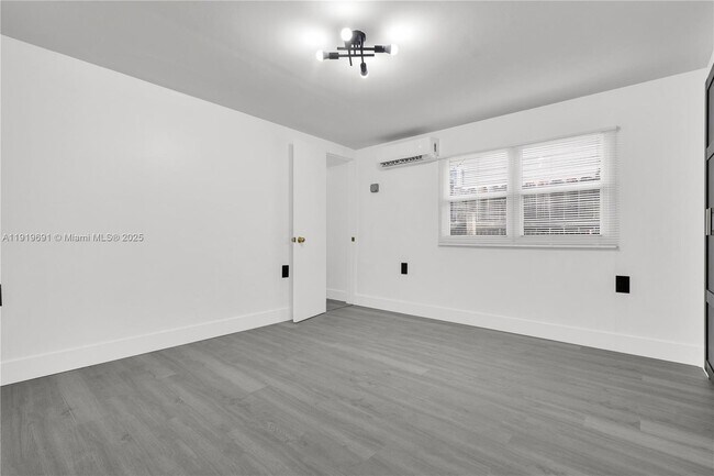 Building Photo - 575 NW 99th St