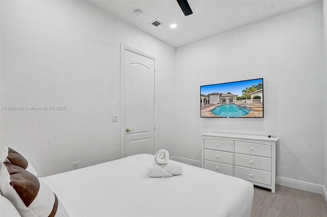 Building Photo - 13751 Pine Meadow Ct