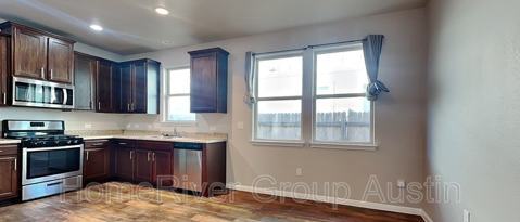 Building Photo - 322 Wapiti Rd
