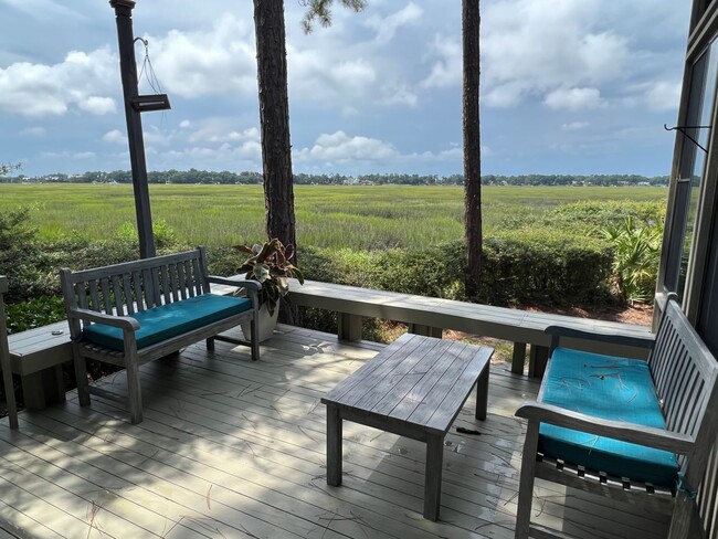 Building Photo - Beautiful Furnished Marsh Front Home - Fle...